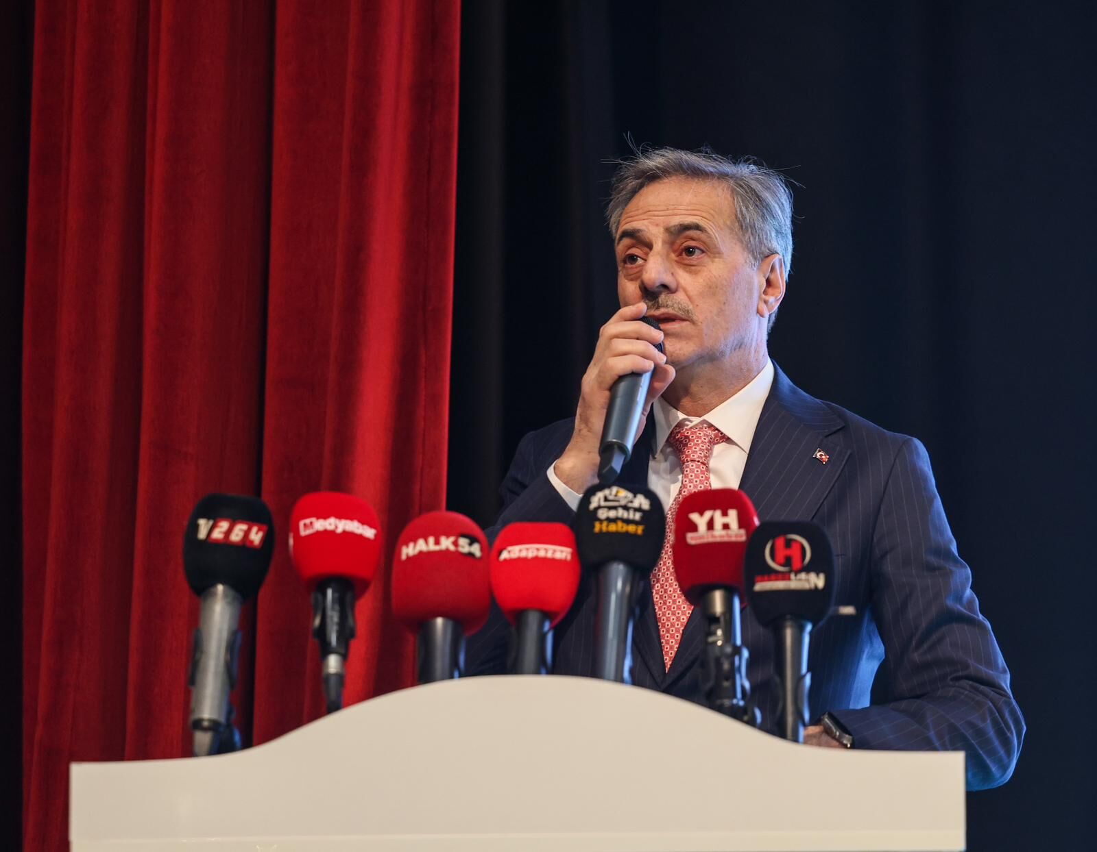 72Bf8F6B 98Ac 457B 8699 F7D7Ad934152