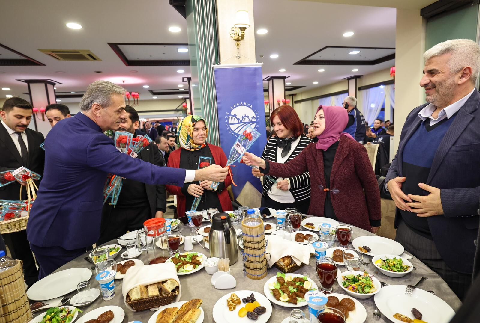 9215B646 890E 4C19 9B13 0Fb0A8E48261