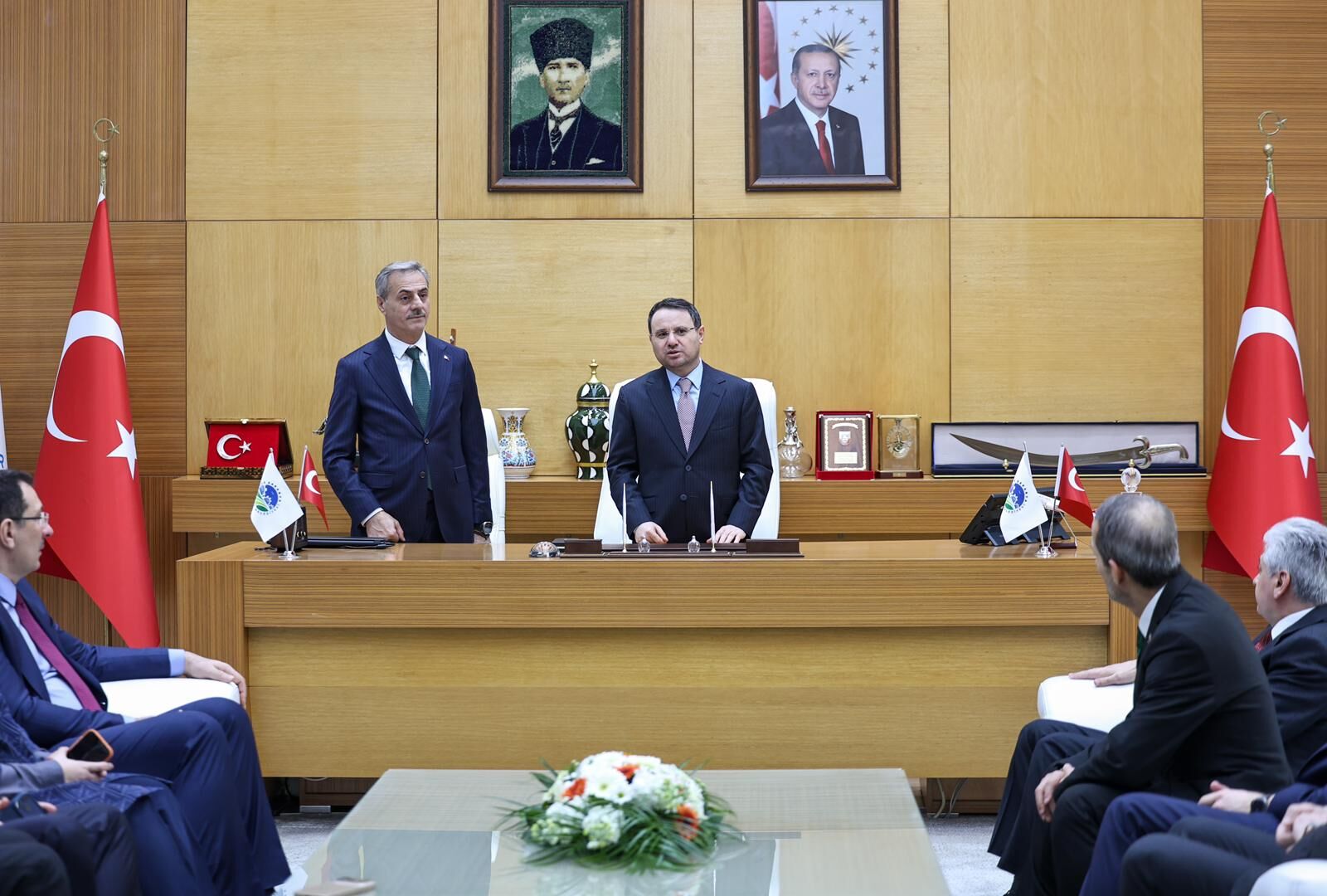 H Cuzl My W8 A E V Sur