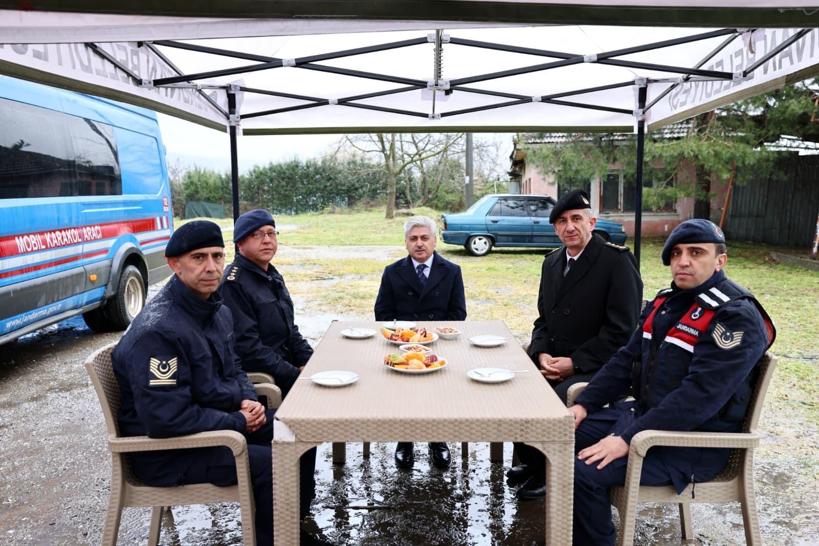 H D2 Y E1K Ws A Amw Q0