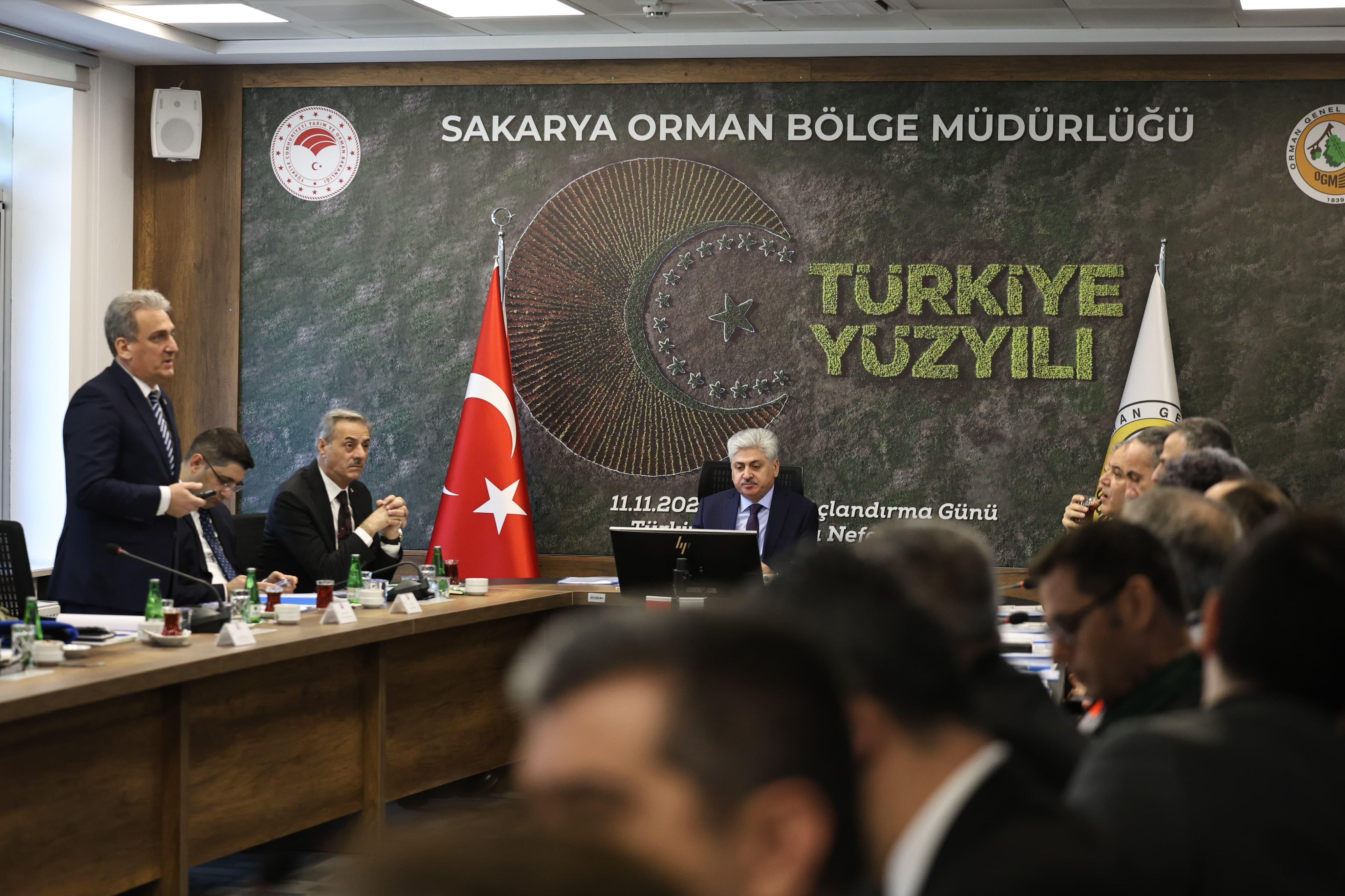 H Eaz9 C Uag A A Rm E9