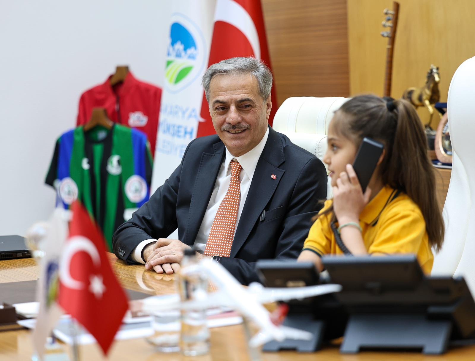 42B227F1 5B9F 4963 9F16 Bb05A7A19983