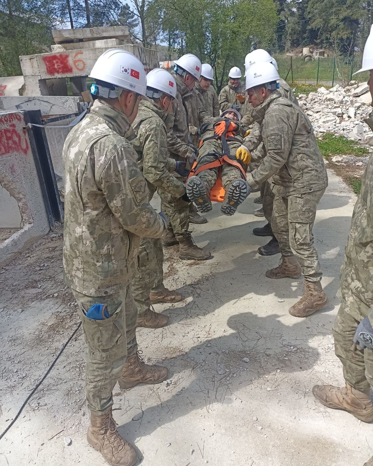 669833611 1385174990317707 682435355051410450 N