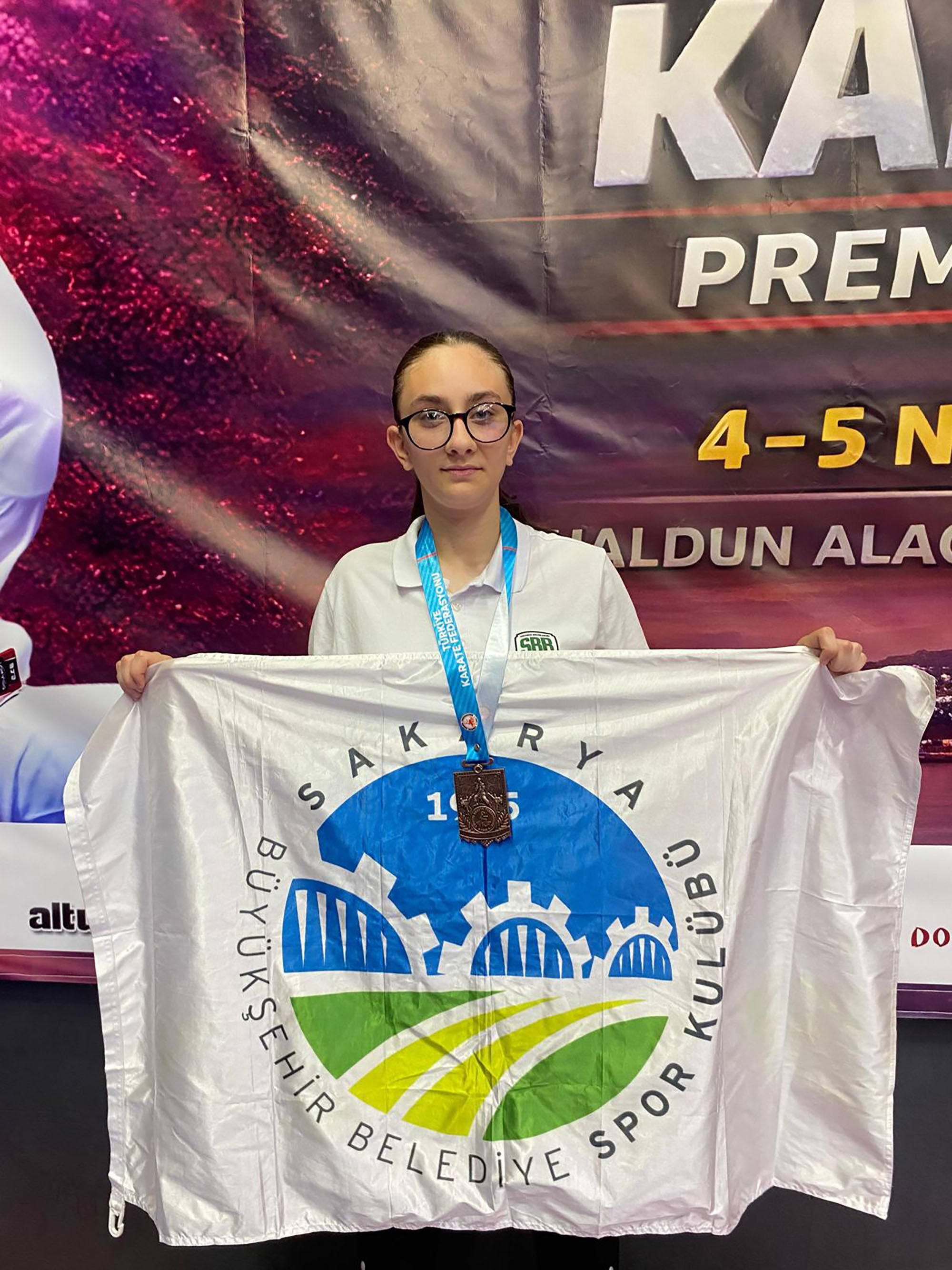 A2Ed3B3C 1C2F 4A05 9Dc0 080F00B9Fe3B