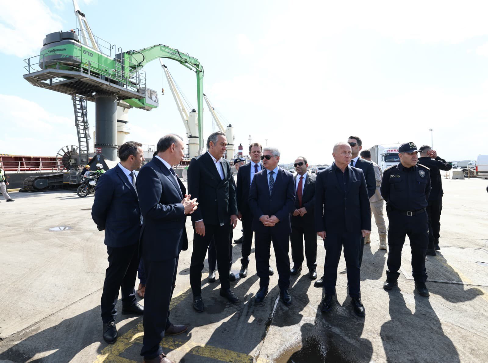 H E5O Jp Ub E A Akvw C