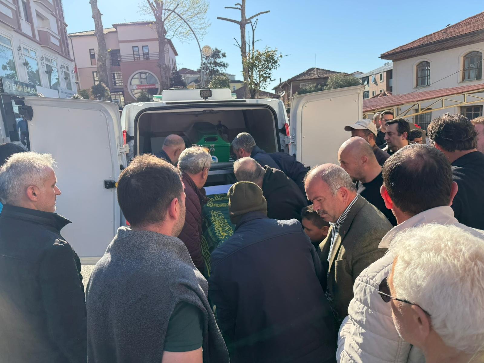 Whatsapp Image 2026 04 25 At 17.57.52568