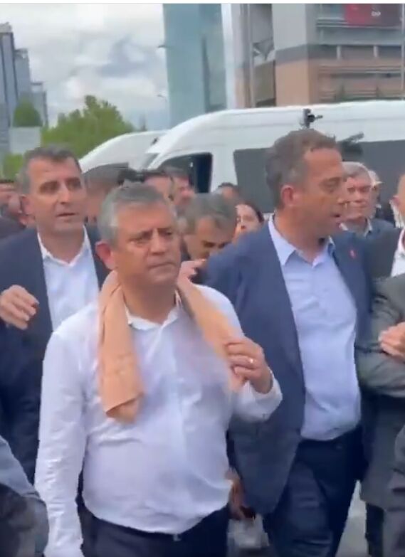 Özgür Özel-2