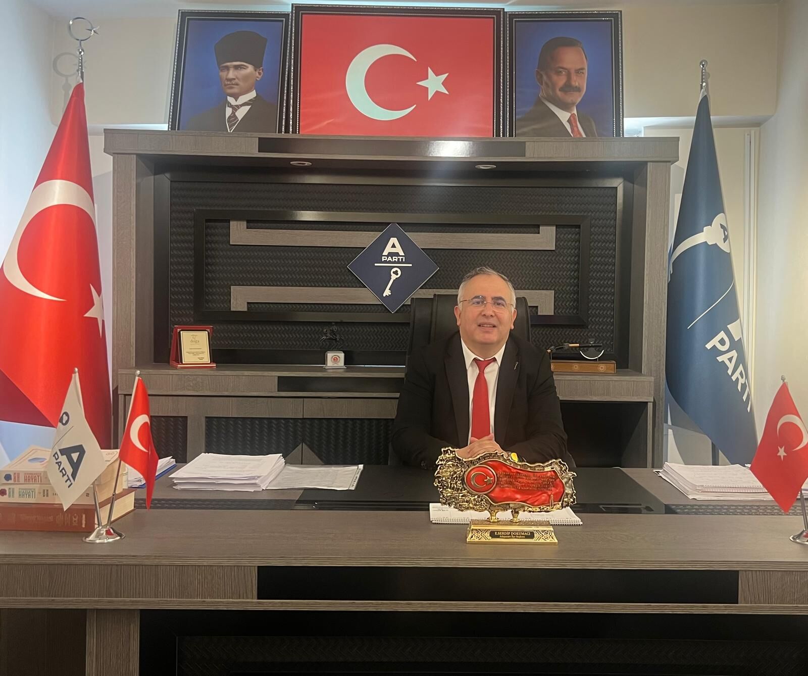 Dokumacı "Metrobüs projesi ne kadar yanlış ise, tren raylarının yer altına alınması o kadar doğru proje"