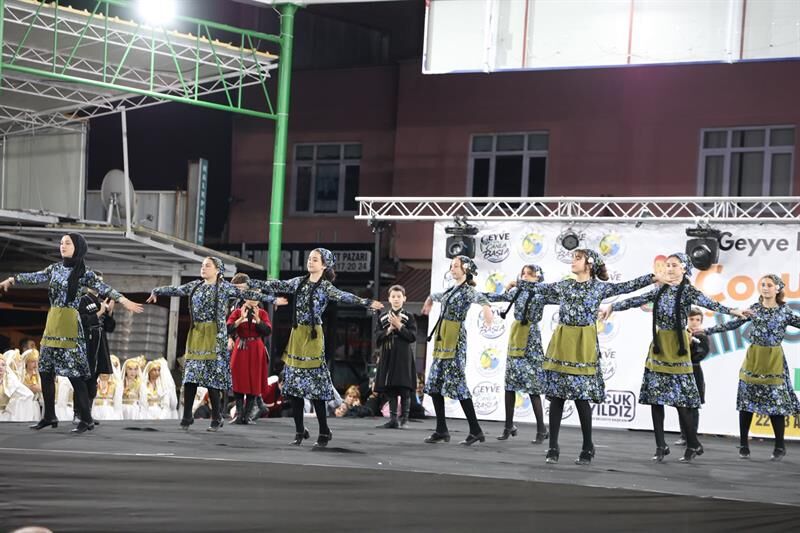 Halk Oyunlari 15