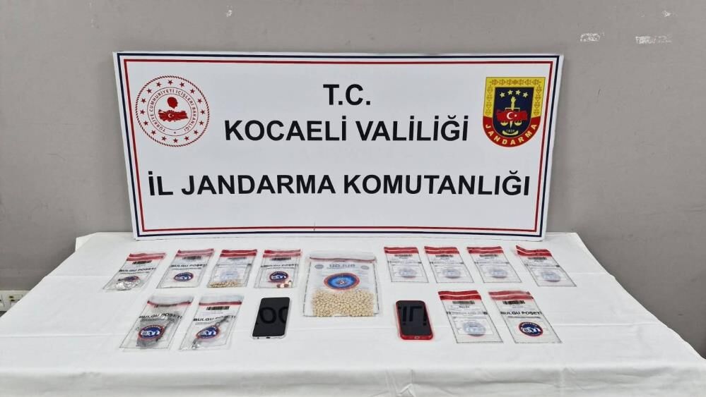 Kocaeli'de uyuşturucu operasyonu: Bin 12 uyuşturucu hap ele geçirildi