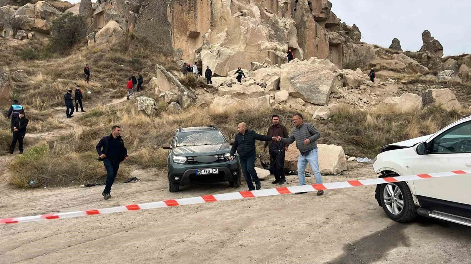 Kapadokya'da peribacası yıkıldı: Ölü ve yaralılar var