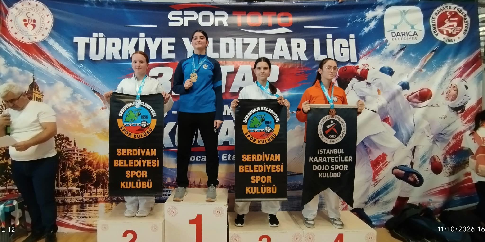 Serdivan’ın karatecilerinden 25 madalyalık büyük başarı
