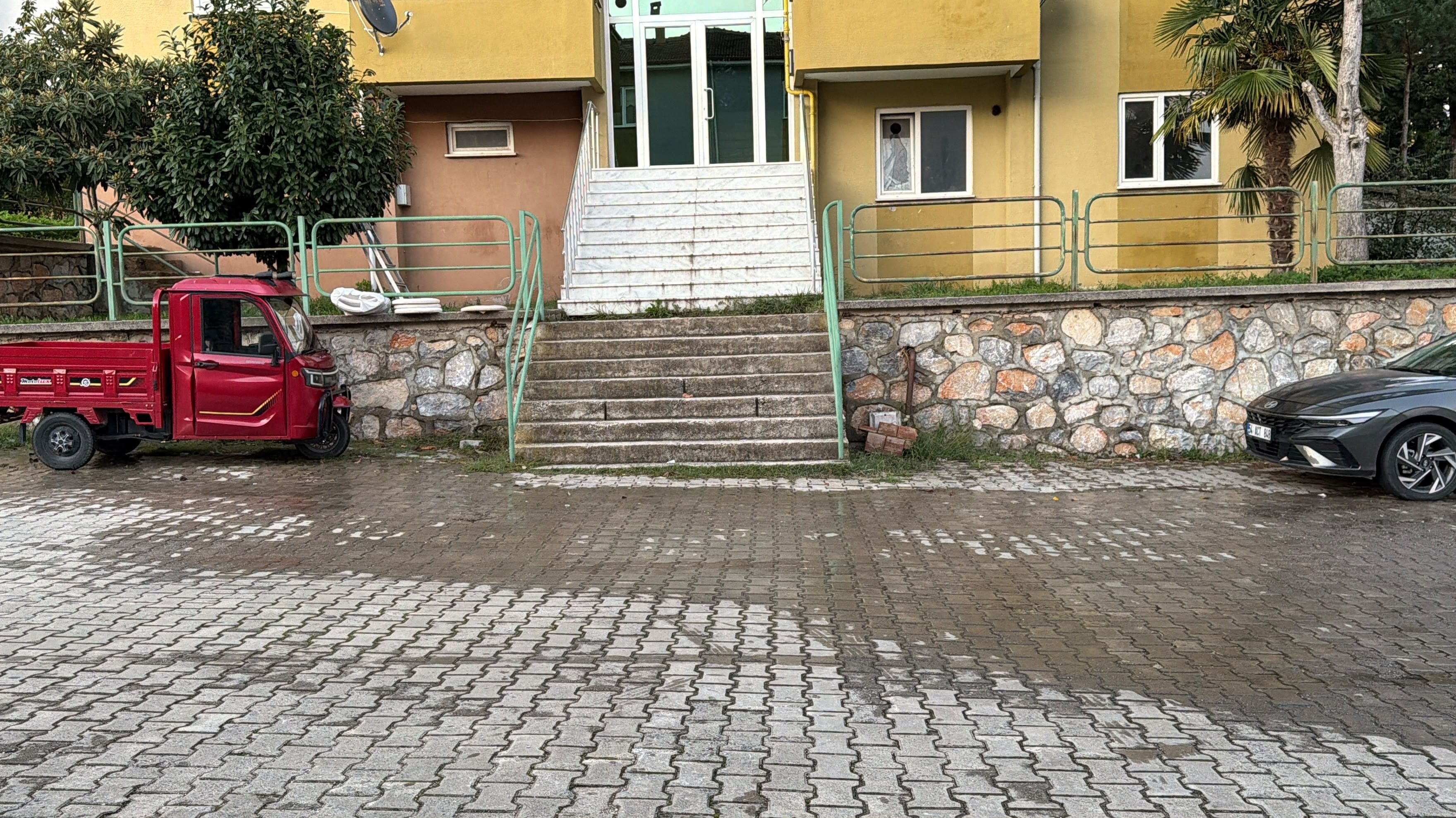 A W813079 04