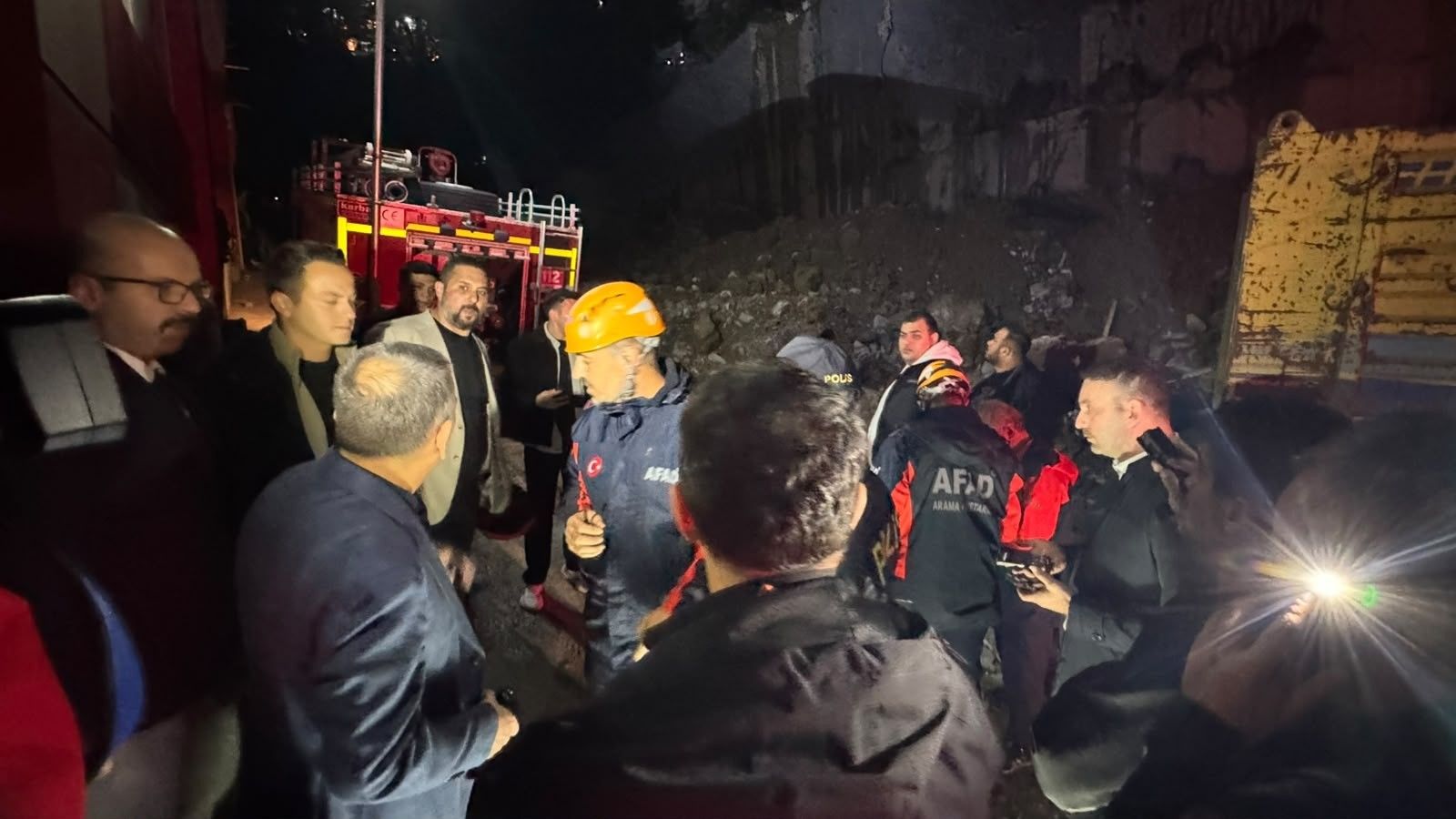 Çöken binadan acı haber! Yaşlı kadının cansız bedenine ulaşıldı
