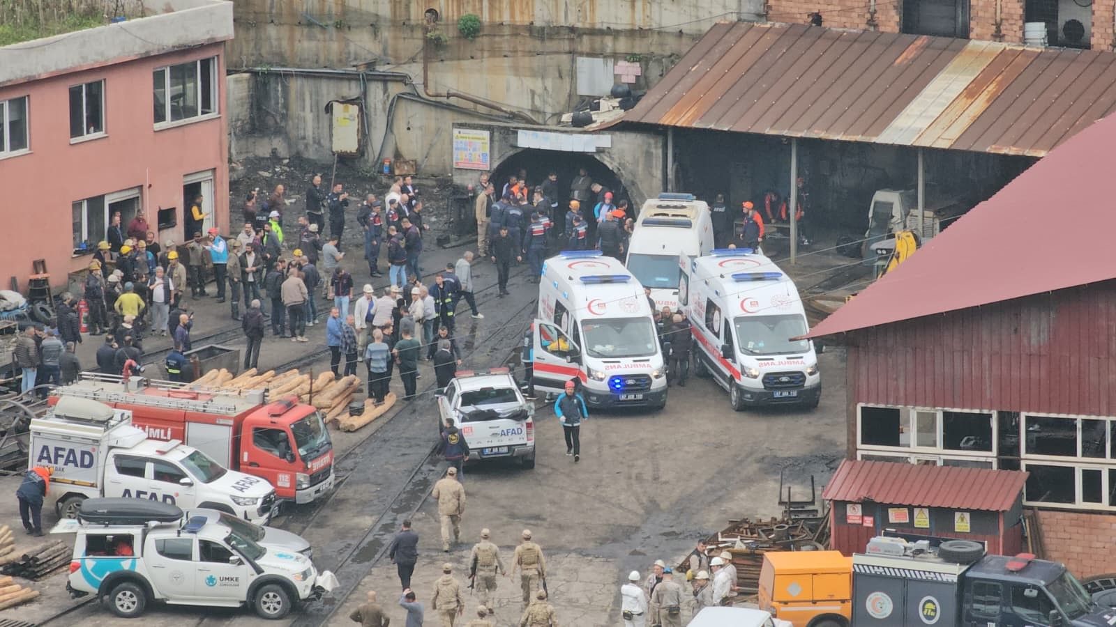 3 işçinin öldüğü patlamayla ilgili 2 kişi için gözaltı kararı