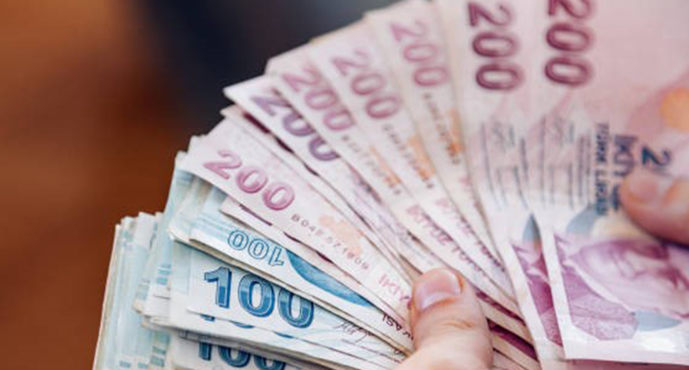 Yaşlı ve engelli aylıkları hesaplara yatırılmaya başlandı