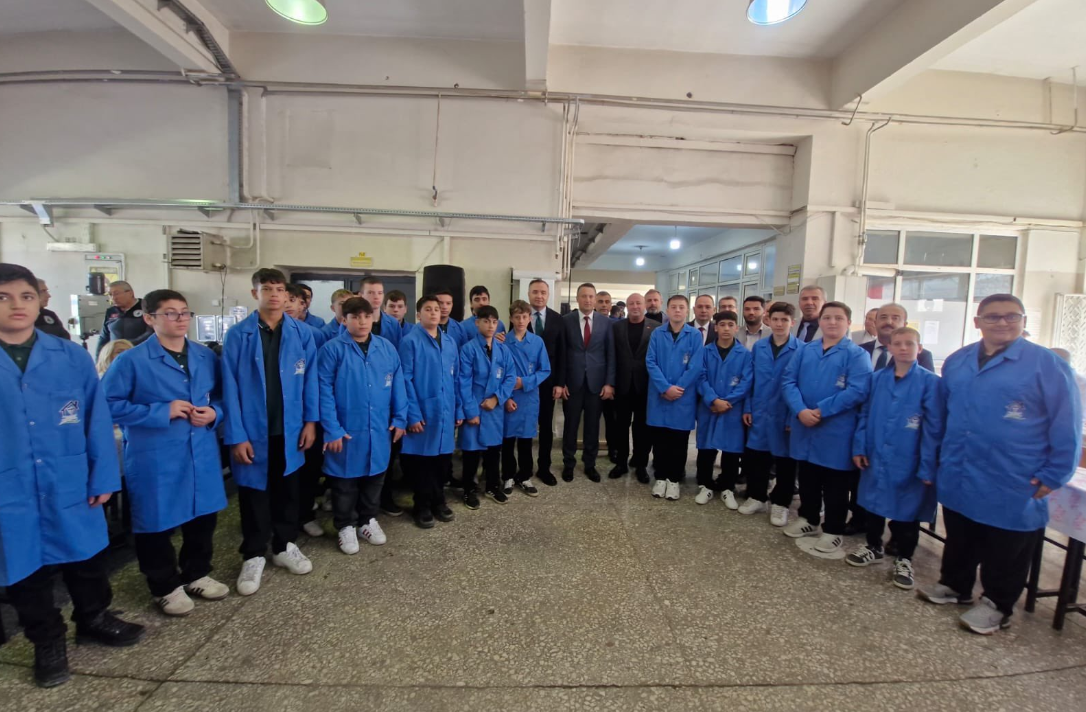 Fatih MTAL’de Geleneksel Önlük Giyme ve Ahilik Haftası coşkusu